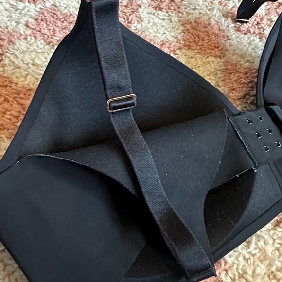 SOMA Vanishing 360 Wireless Black Bra - Picture 5 of 5